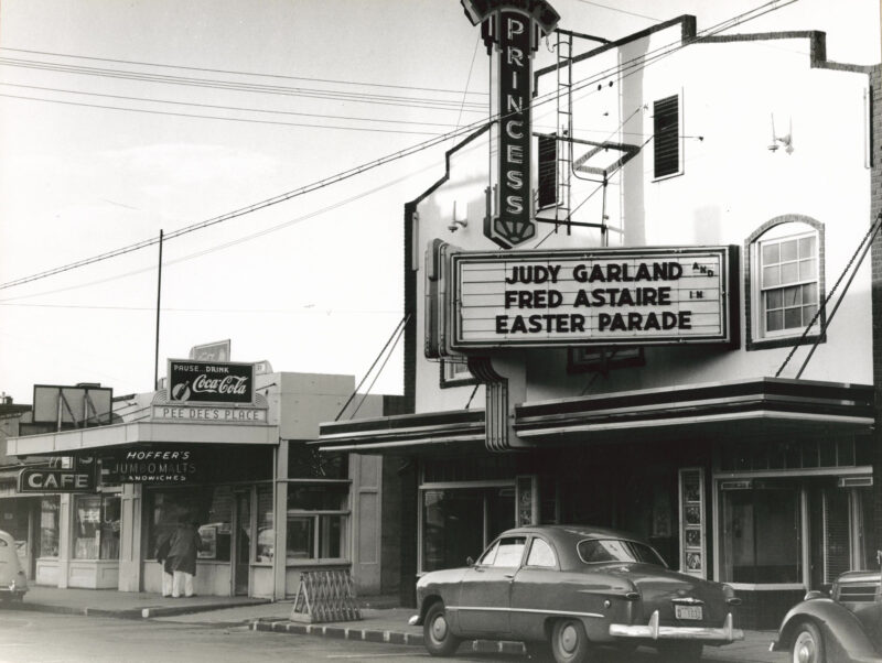 Street view of Edmonds in 1949
